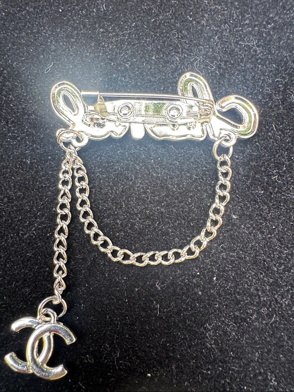Brooch Silver Chain Pin with Crystal Script - Picture 4 of 4